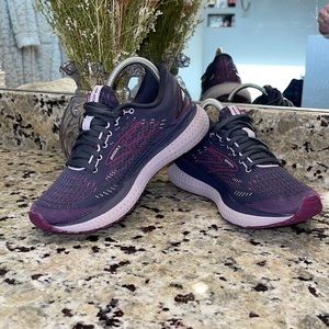 WOMENS BROOKS GLYCERIN 19 SIZE 6💜💜💜
